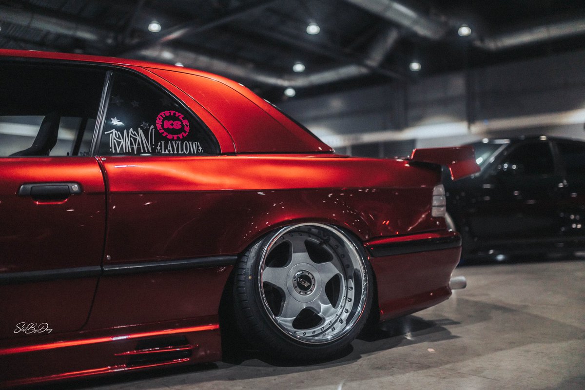 xn0rthwest's tweet image. never did i think my car would look this good!

peep me in the middle with fresh white vans 💅🏽