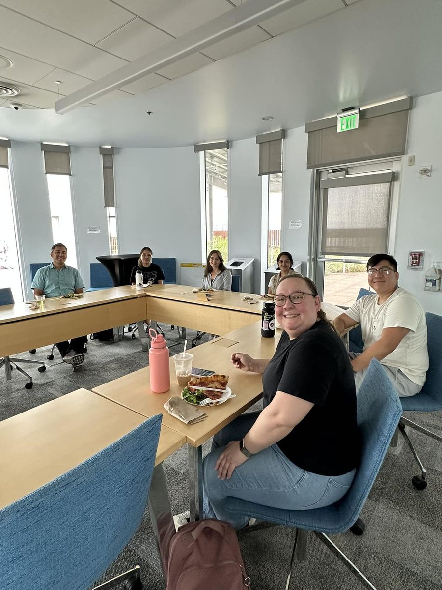 hauryprogram's tweet image. Thank you to Daniel Cordalis, J.D., a Tribal Partnership Manager with Colorado River Sustainability Campaign, for taking the time to have lunch and great conversations with Native American and other students today!  #indigenouslawyers #indigenousresilience #nativepathways #water