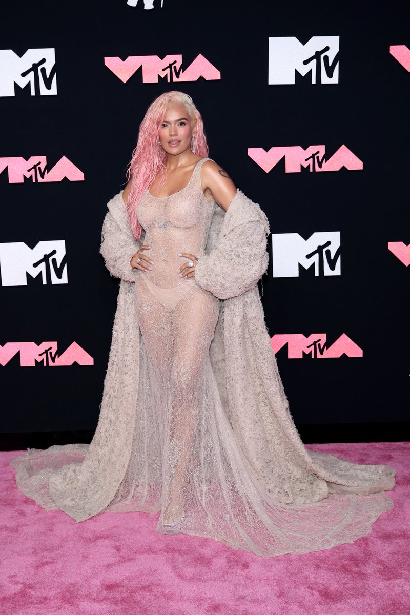 ComplexMusic's tweet photo. KAROL G 🌸 #VMAs https://t.co/571PP7wNwL