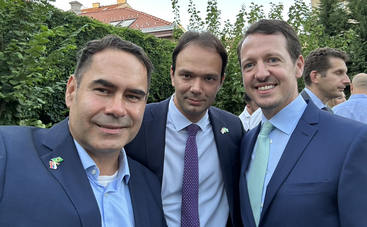 🇧🇷 Celebration of the #brazilian #IndependenceDay Thank you for the wonderful moments to meet 👑 #HRH #PrinceFilip1 of #Serbia 🇷🇸 + many interesting people and friends.
Thank you: H.E. José Mauro da Fondeca Costa Couto, #Ambassador of #Brazil