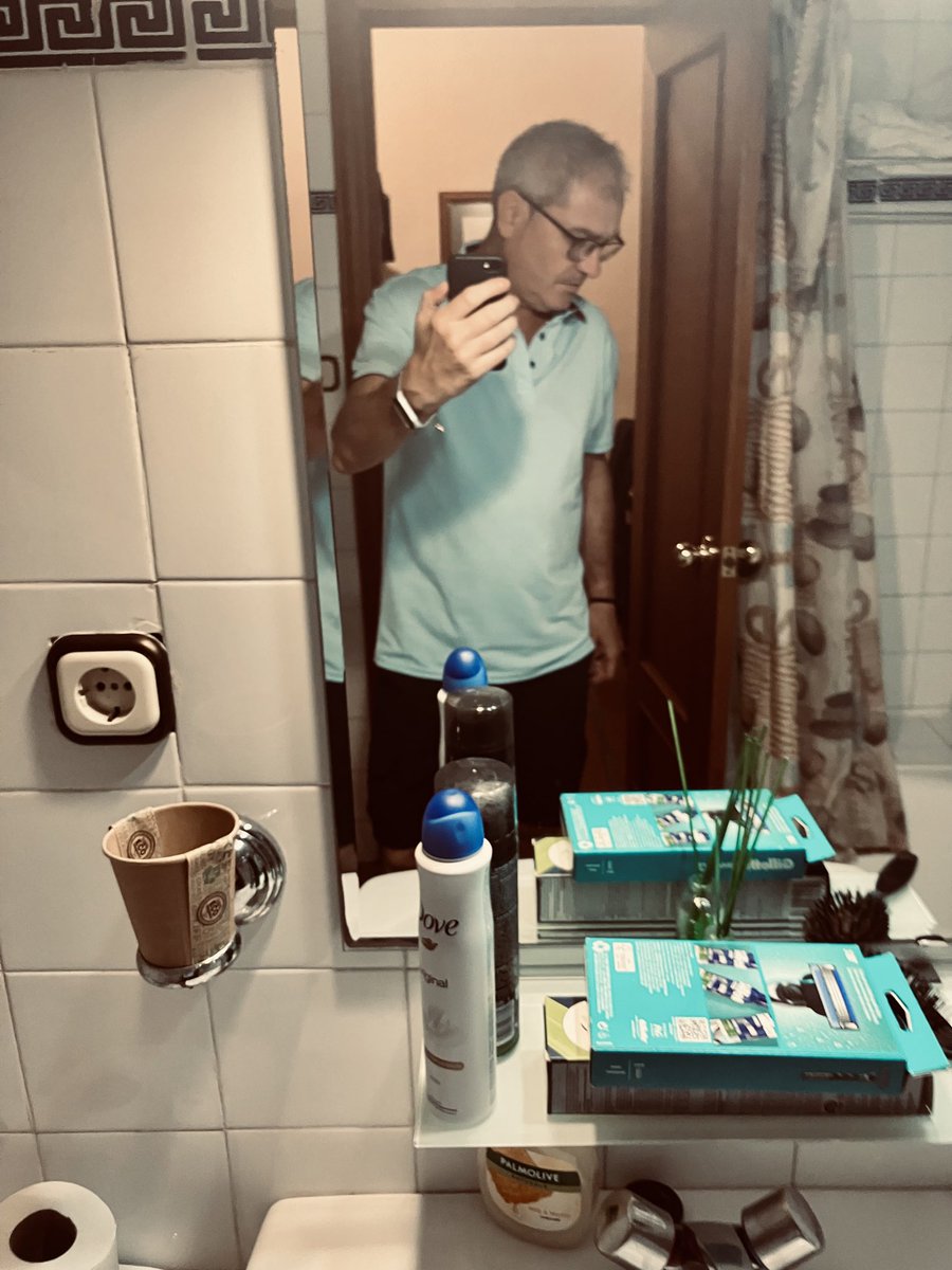 YaaaVaaaleee , eTOONNCEEES
🎸
Conocéis?¿A sus Majestades?
RS FOR TOD@S ustEDes …💤💤
Desde Aquí … Dale !!!