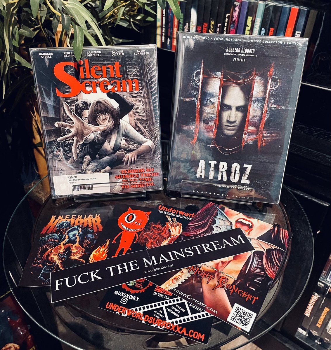 #FreshlySqueezed #LatestArrivals Big shoutout to @UxSxOnly; first time buyer here - snagged Silent Scream w/ slip AND the @Unearthedfilms Atroz LE (a grail for me) for only $25 bucks a piece! And free shipping to boot. Can’t be beat. #PhysicalMedia #UnderworldSubroxxa #Atrocious