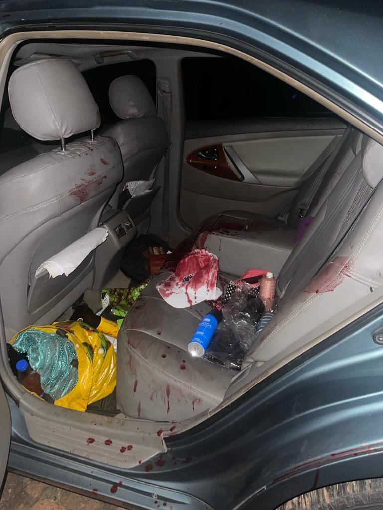 Over 20 Armed men in FCT attacking people??

Lifecamp and Gwarimpa residents please stay indoors oooo

They are around Paradise Estate 

God help us 🤦‍♂️🤦‍♂️