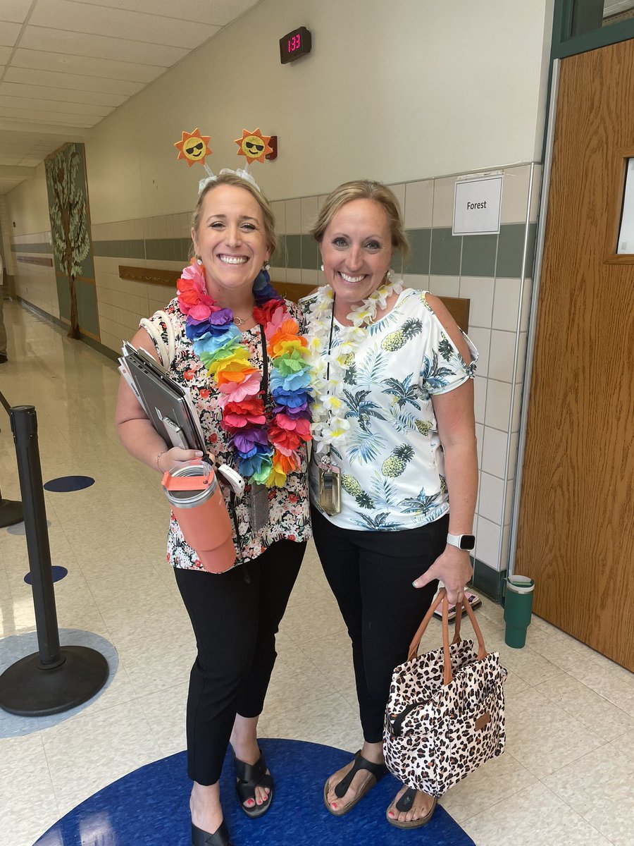 Emily Rose Dunker (@emilyrosedunker) on Twitter photo Last week, 5th graders got all dressed up for Beachy Reads! The teachers joined in, too! ☀️🏖️📚💚🐏#letsgrowtogether <a href="/PRSchools/">Pine-Richland School District</a> <a href="/EHUEPrincipal/">Colleen Berezo</a> #GoRams Last week, 5th graders got all dressed up for Beachy Reads! The teachers joined in, too! ☀️🏖️📚💚🐏#letsgrowtogether <a href="/PRSchools/">Pine-Richland School District</a> <a href="/EHUEPrincipal/">Colleen Berezo</a> #GoRams
