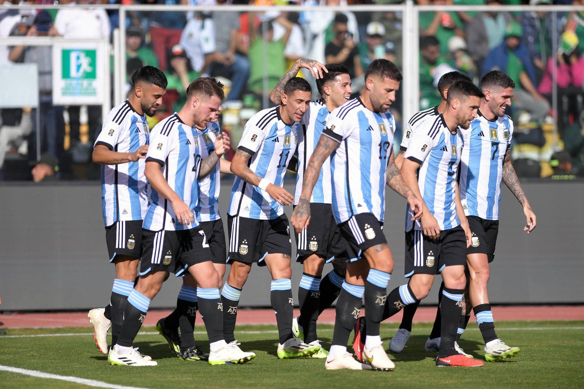 Actufoot_stats's tweet photo. 🇦🇷 L'Argentine a toujours gagné en déplacement en Bolivie avec la présence de LIONEL SCALONI sur le banc.
✅ 1-2 en (2005).
✅ 1-2 en (2020).
✅ 0-3 en (2023).
#BOLARG https://t.co/SEy8IIAVAS