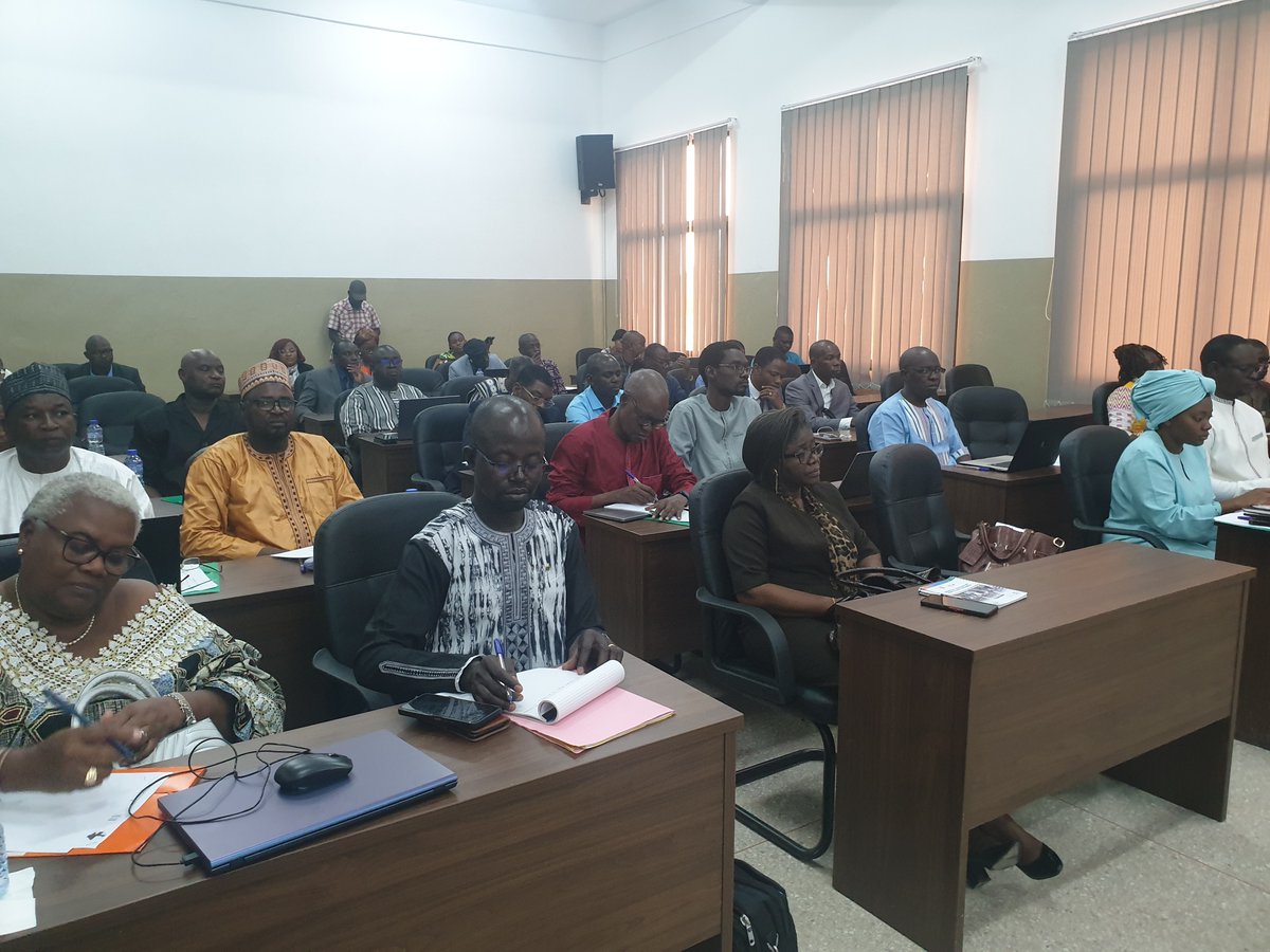 UniversiteDiffa's tweet photo. Le Conseil Exécutif du #REESAO organise à l’Université de #Lomé #Togo du 12 au 14 septembre 2023 un atelier d’échanges sur la normalisation des années académiques dans les institutions d’enseignement supérieur de l’espace REESAO. https://t.co/cSXikrEw3M