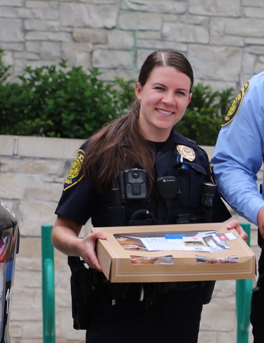 EdinaPoliceFire's tweet image. It's National Police Woman Day! Special shout out to the nine women on the Edina Police Department team. Each of them are role models and ambassadors to the department, and law enforcement, in their own way. Thank you for your work in keeping our community safe!