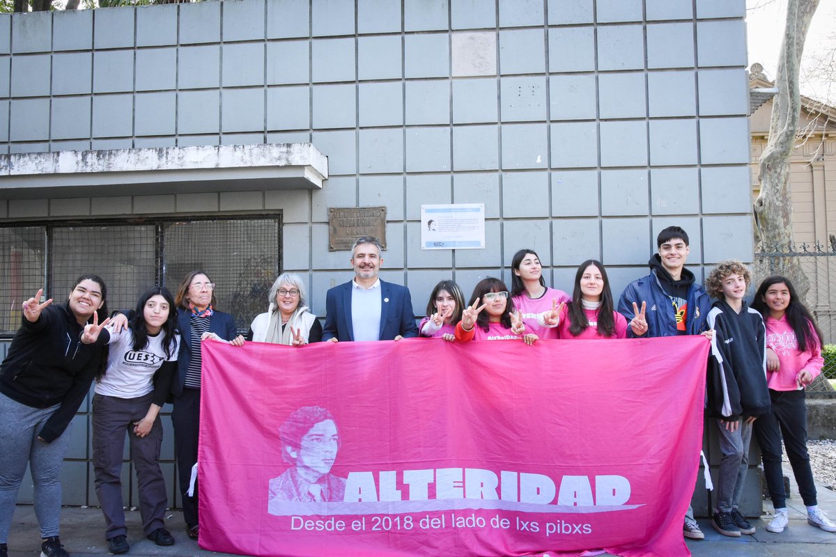 Una juventud con memoria es democracia para siempre 🤍

A días de cumplirse 47 años de la Noche de los Lápices, junto a la <a href="/UESlp/">UES La Plata</a>, autoridades y familiares realizamos distintos descubrimientos de placas homenaje a los jóvenes detenidos-desaparecidos el 16 de septiembre de 1976.
