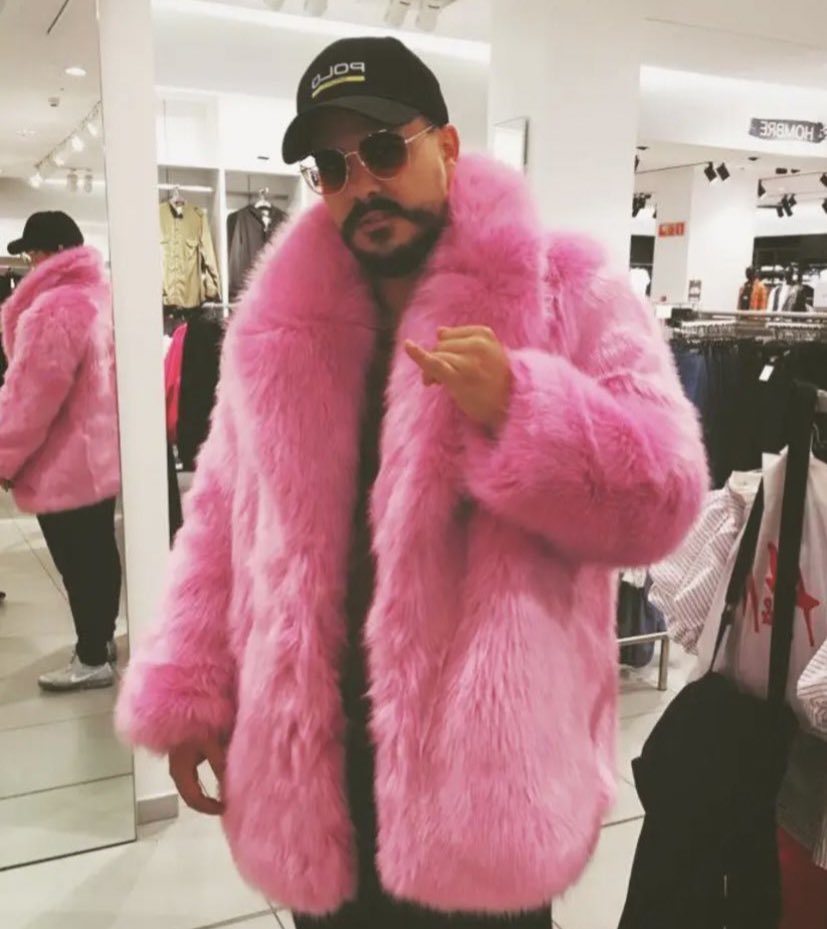 es el cumple del rey de españa (dellafuente)