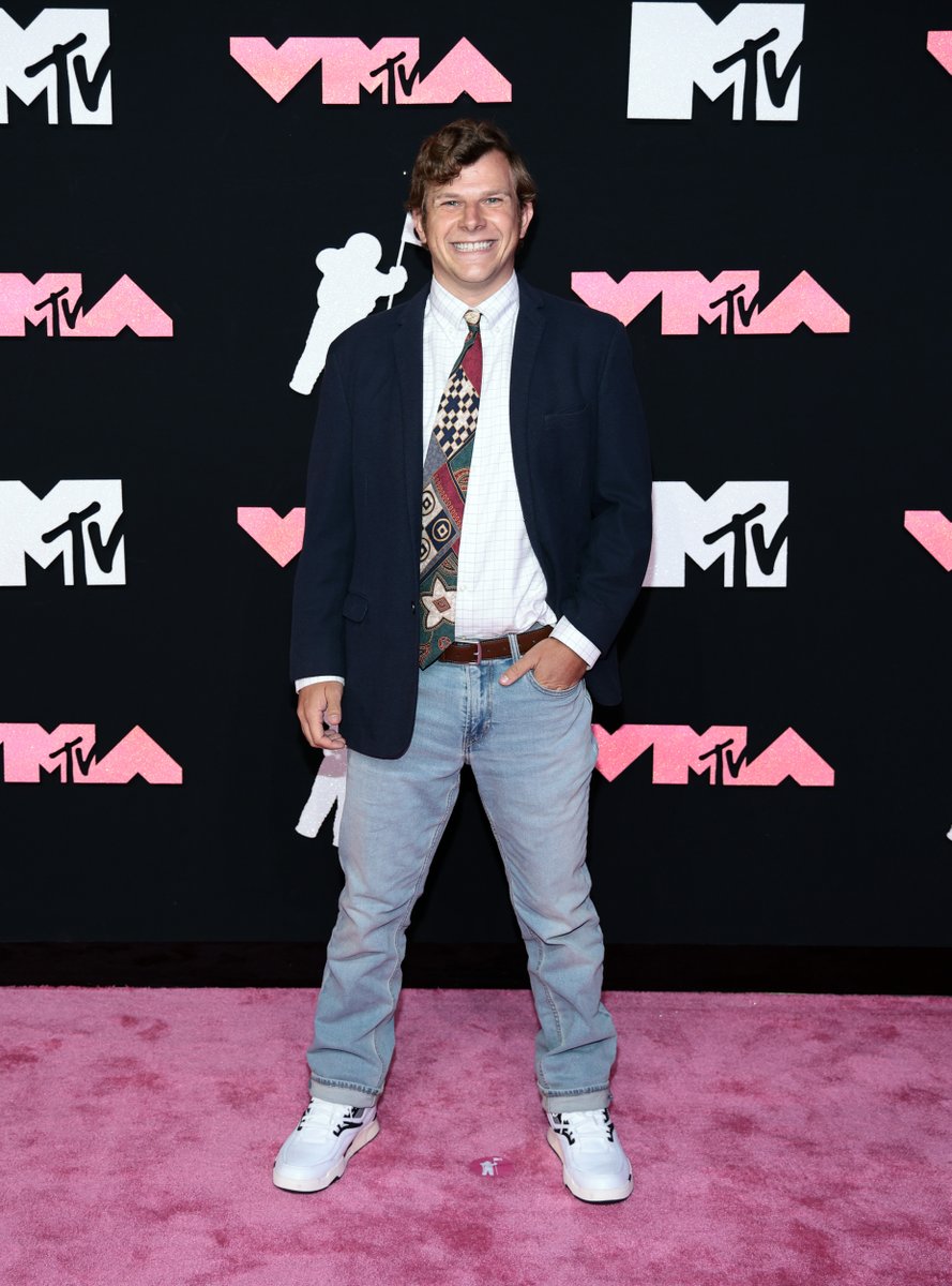 Ms. Biljana Electronica and DJ Crazy Times hit the red carpet at the #VMAs as their alter egos <a href="/audtrullinger1/">Audrey Trullinger</a> and <a href="/kylegordon101/">Kyle Gordon</a> trib.al/waP3BTe