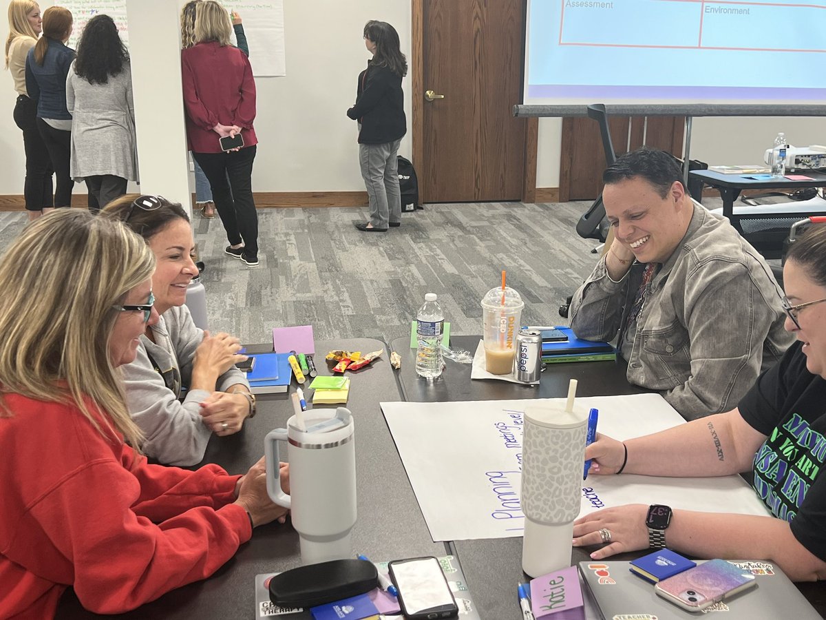 drmoeduc8s's tweet photo. What an amazing day of learning from @GrupoAdelante! The second cohort of people participating in this Dually Identified book study is off to a great start! @edgar_dlm_gtz @School_D15 #d15rocks #equitablepractices https://t.co/JzGZ2CUQYl