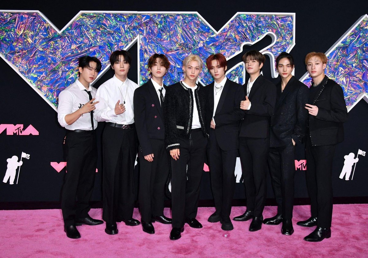popcultureshub's tweet photo. Stray Kids arrive for the #VMAs https://t.co/z9Un1kGfnS