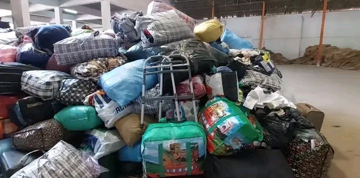 لازالت تبرعات ساكنة مدينة بركان من مساعدات إنسانية لفائدة ضحايا الزلزال تتوافد على مستودع مقر مكتب الهلال الاحمر المغربي الكائن بالحي الصناعي وراء مندوبية الشباب و الرياضة ...