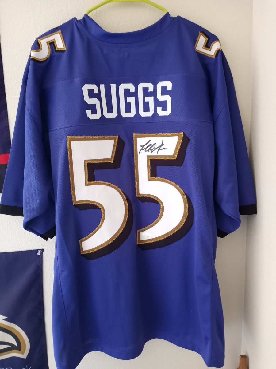 WheezyMcNubbins's tweet photo. Needs some medications filled. Help me out. $65 shipped in the US. Terrell Suggs signed #Ravens jersey.
RTs appreciated.
#RavensFlock @untouchablejay4 #Baltimore #jsa #coa #autograph #collectible #suggs #tsizzle https://t.co/ddC5rgmmNM