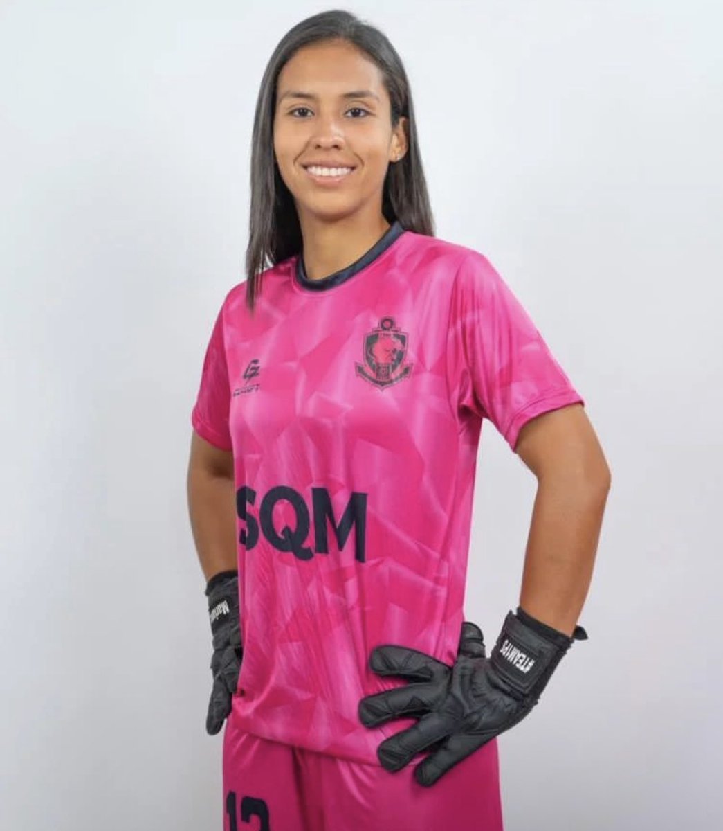 Ana_Martina23's tweet photo. 🚨🚨Mariana Garnica arquera de @ClubAntofagasta sufrió una LCA en un amistoso el 9 de abril, en un amistoso que disputo el equipo en Tocopilla. 
La jugadora está en una recuperación con precarias condiciones en Santiago.
Abro hilo 🧵👇🏼🚨🚨 https://t.co/HyCz2Yx5ke