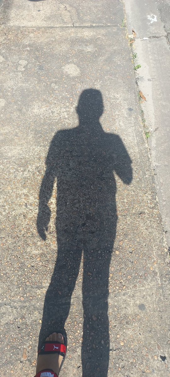 NeicalGonzalez's tweet photo. Detrás de ti tus sueños, debajo de ti tu sombra!! https://t.co/gsEptSolbv