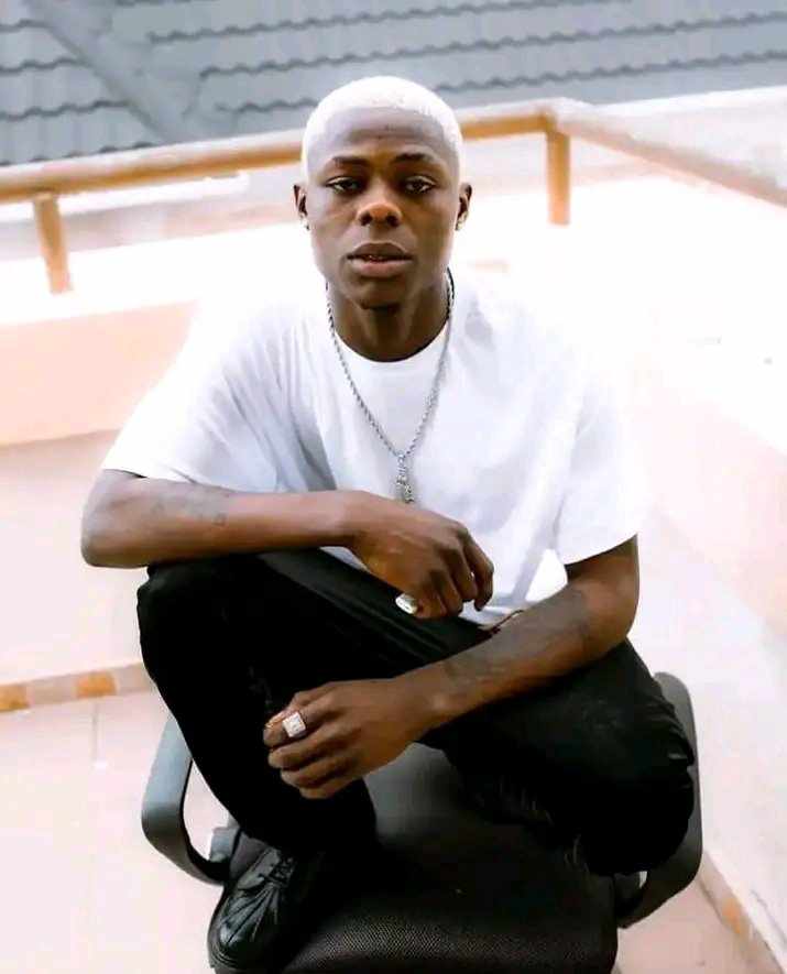 Deplug07's tweet photo. Keep resting young champ💔💔

#Mohbad
#naira mayley 
#bella https://t.co/3D6AlZIDhc