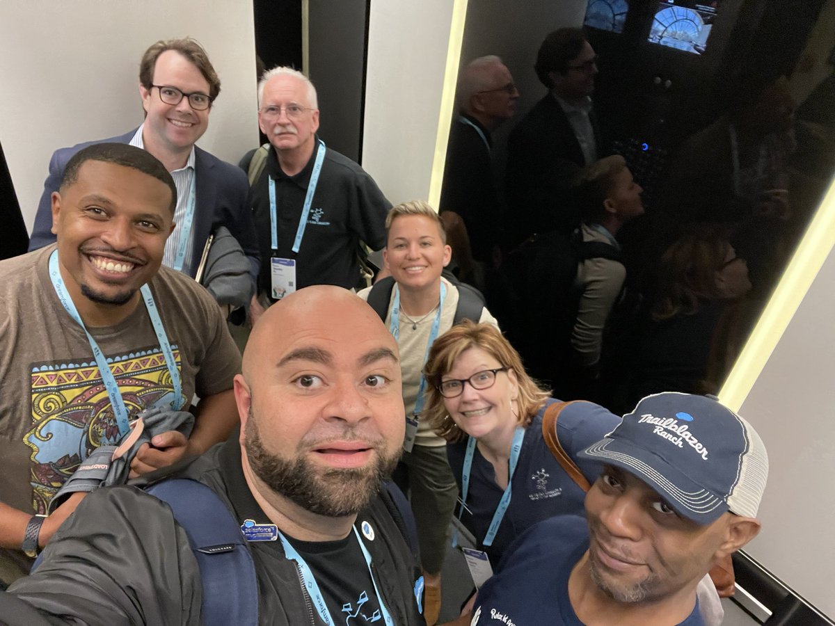 The <a href="/agilecloudcons/">Agile Cloud Consulting☁️</a> team at #DF23 !