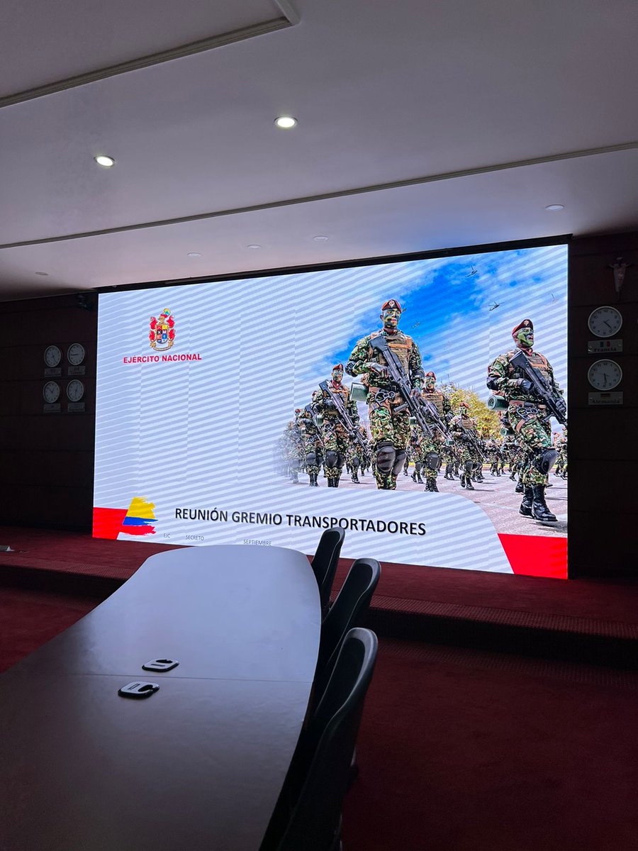 Oficial_ATC's tweet photo. Funcionabilidad con gestión táctica a favor del camionerismo Nal y la cadena  logística #BuroDelTransporteDeCarga con @COL_EJERCITO @GralFredyCoy 
Resultados de valor de mesas  con @mindefensa 
Identificación plena sobre asuntos de seguridad, cooperación y aliados de valor https://t.co/kj7W4LgSJx