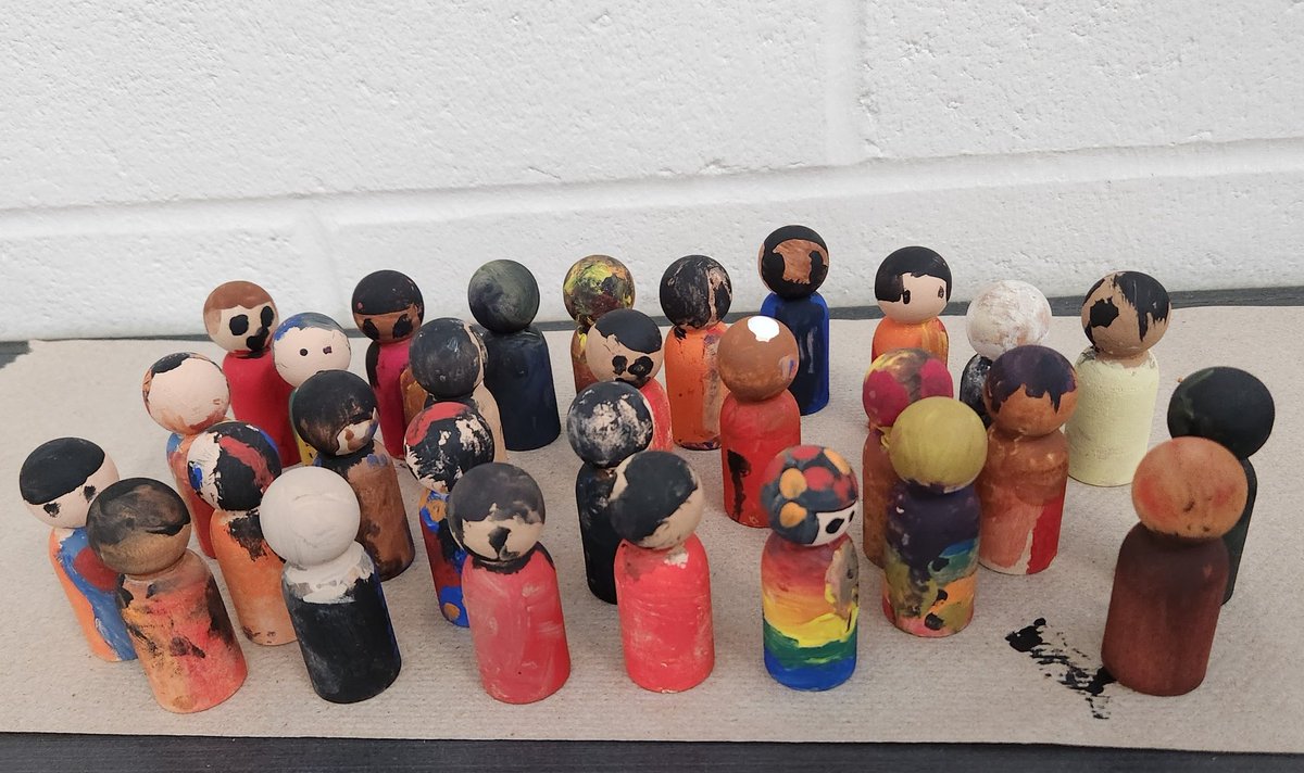 MsOnanubi's tweet image. 1-3 and 1-5 had a fantastic time people painting. We are so proud to be in a community where our voices matter.
 
When we walk together ...
#wearestronger
#weareneveralone
#wesupporteachother
#indigenouscultures
#nature
#observation 
@DesmondHDSB