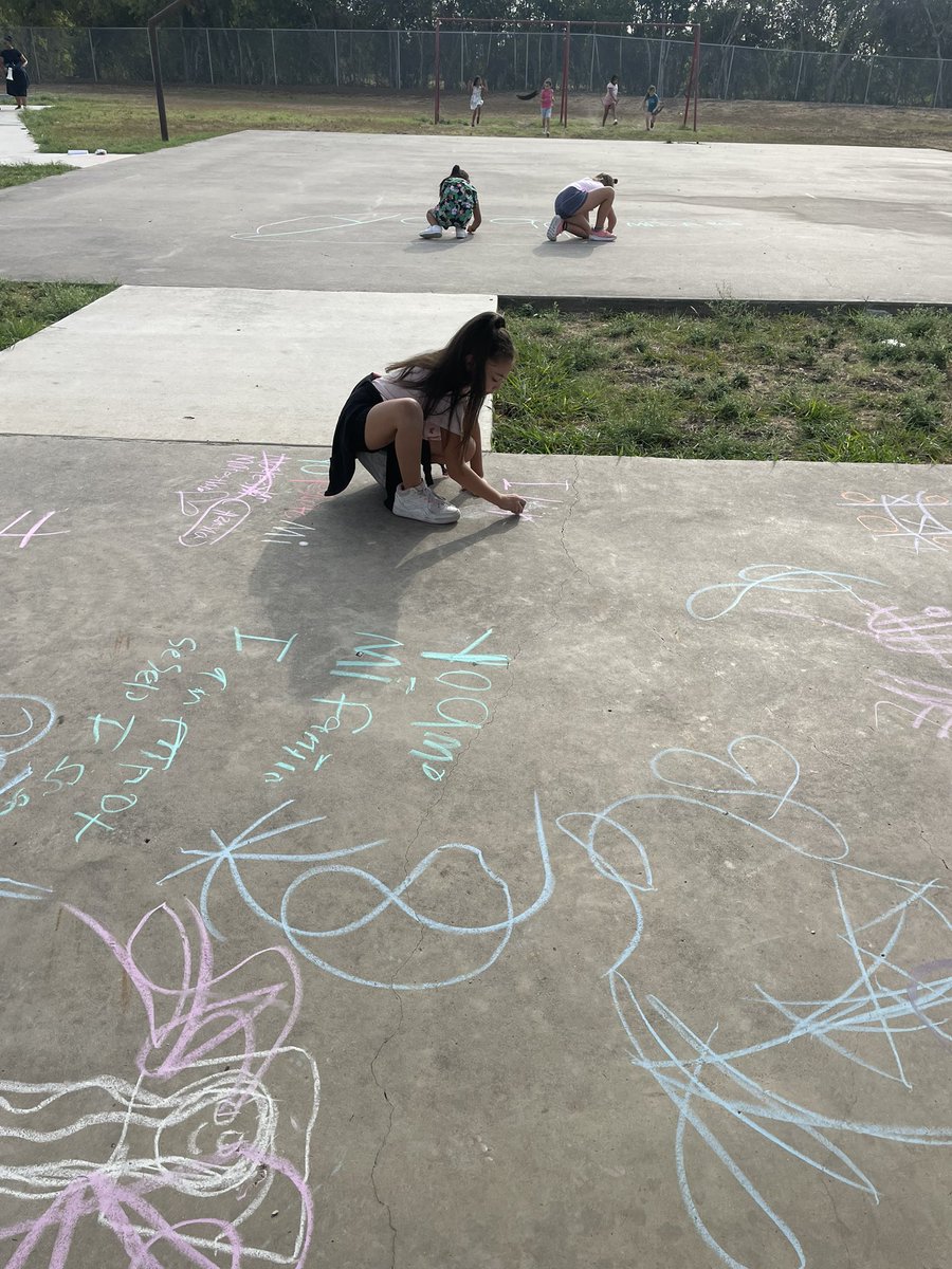 Patlan helped spread positivity and kindness for Suicide Prevention Month. We wrote positive affirmations with chalk outside and created a “take what you need” wall for those needing some words of encouragement♥️ #MatadorMindsMatter <a href="/PatlanES/">Patlan Elementary</a> <a href="/SeguinISD/">Seguin ISD</a>