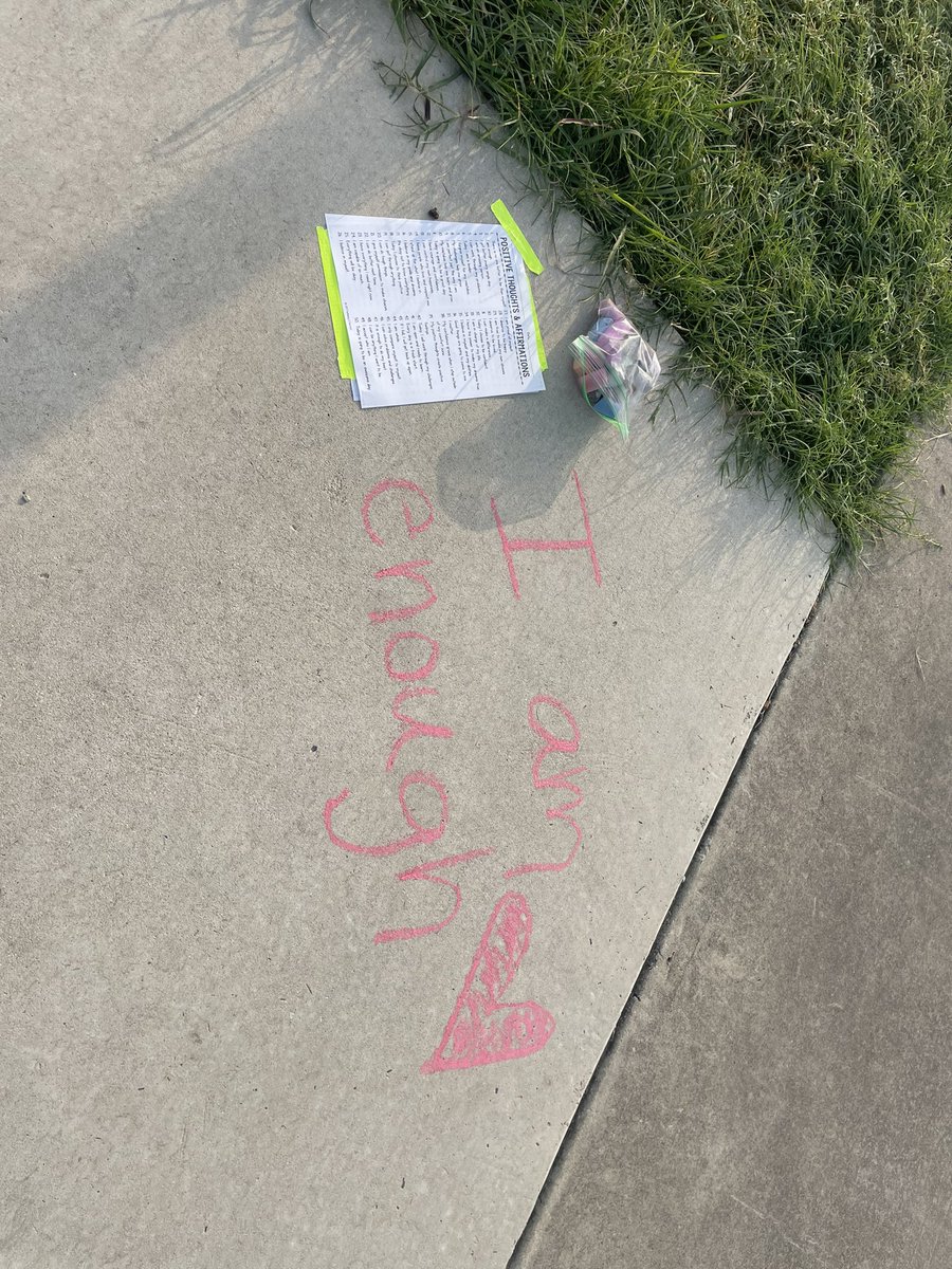 GomezPatlan2020's tweet photo. Patlan helped spread positivity and kindness for Suicide Prevention Month. We wrote positive affirmations with chalk outside and created a “take what you need” wall for those needing some words of encouragement♥️ #MatadorMindsMatter @PatlanES @SeguinISD https://t.co/KM1G2xlwvn