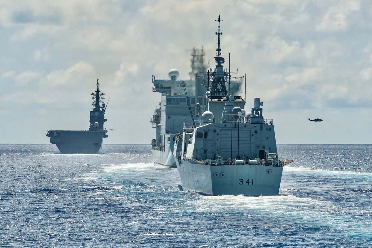 MarineRoyaleCan's tweet photo. Le mois dernier, le #NCSMOttawa/#MVAsterix se sont joints au navire japonais (JS) HYลชGA dans lโIndo-Pacifique lors de manลuvres de patrouille. ๐จ๐ฆ๐ฏ๐ต
La collaboration avec les alliรฉs locaux favorise un ocรฉan indopacifique libre et ouvert.
#NousLaMarine #IPLO
๐ธCpl Alisa Strelley https://t.co/UhCHS8a1wp
