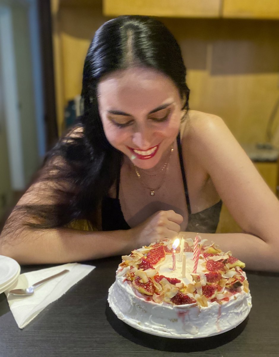 maría riot tweet media