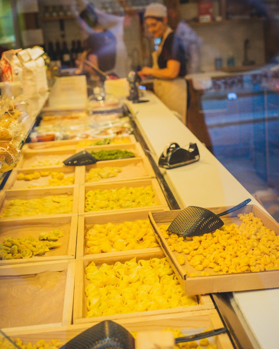 Buon appetito!

🍝 Delight in Bologna's tipic past, where culinary traditions come alive. From tagliatelle al ragù to tortellini in brodo, every bite is a taste of Italy

🙌 Match it with a glass of Sangiovese wine for a perfect dining experience.

#bologna #italy