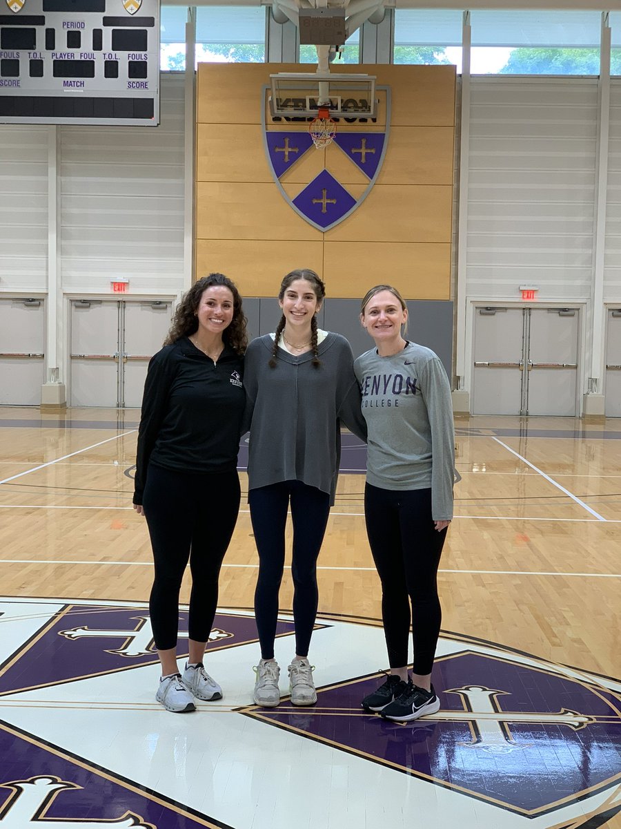 KMollabashy's tweet photo. Had such a great official visit at Kenyon College with Coach Corbett and Coach Stawovy! Thank you @KenyonWBB @KenyonCollege @marycorbett24 @BrittStawo Go Owls! https://t.co/R7uHe9D55c