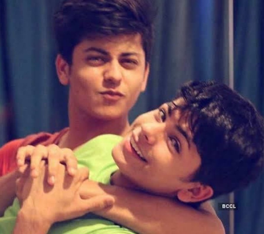 ashika_26's tweet photo. "People say, A big brother is a father figure.. But for him his dada is everything ❤️‍🩹"
𝙃𝙖𝙥𝙥𝙮 𝘽𝙞𝙧𝙩𝙝𝙙𝙖𝙮 𝙉𝙞𝙜𝙖𝙢 𝘽𝙧𝙤𝙩𝙝𝙚𝙧𝙨 💗✨ https://t.co/GV6Bs8a9fn