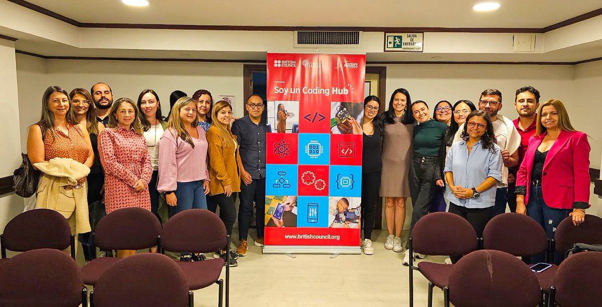 FundacionLuker's tweet photo. A través de @cobritish, el día de ayer y hoy, 12 de septiembre, llevamos a cabo una gran jornada de talleres de capacitación presencial para nuestros brillantes Coding Hub Masters Juniors y Seniors.
🏫🙌💡 #CodingHubs #EducaciónSTEM #Manizales #PensamientoComputacional https://t.co/12E4qPk32K
