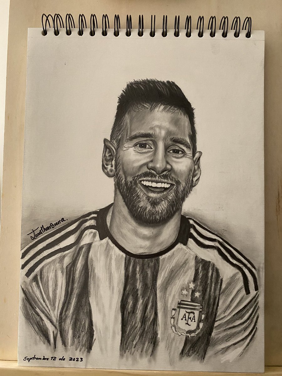 Así quedó el dibujo que hice de Leonel Messi.
¿ me ayudan a compartir?