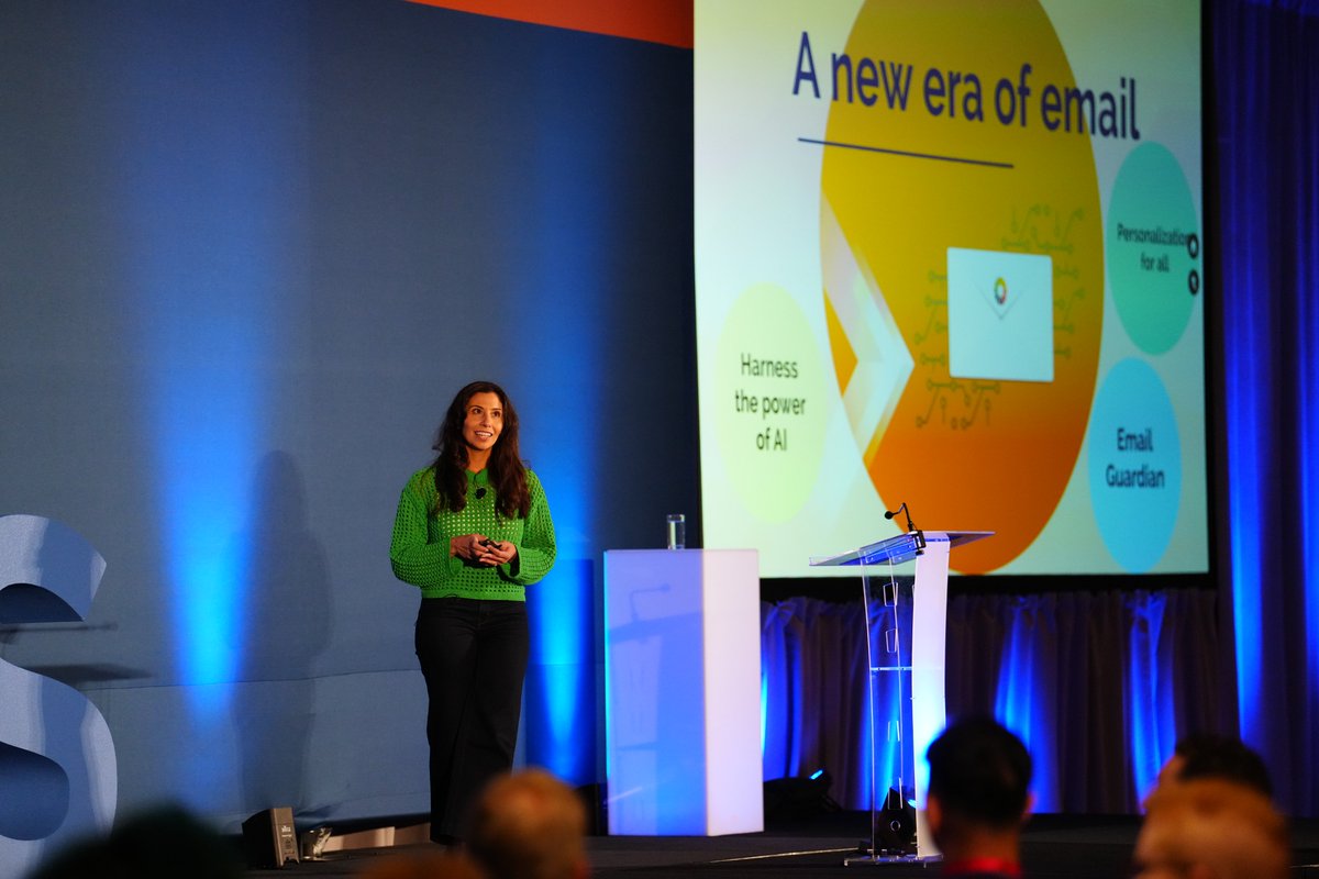 litmusapp's tweet photo. Big news at #LitmusLive2023! 📢 https://t.co/B9OhqbsFEG #EmailEra

📸: Joe Faraoni https://t.co/XmKveVzcyq
