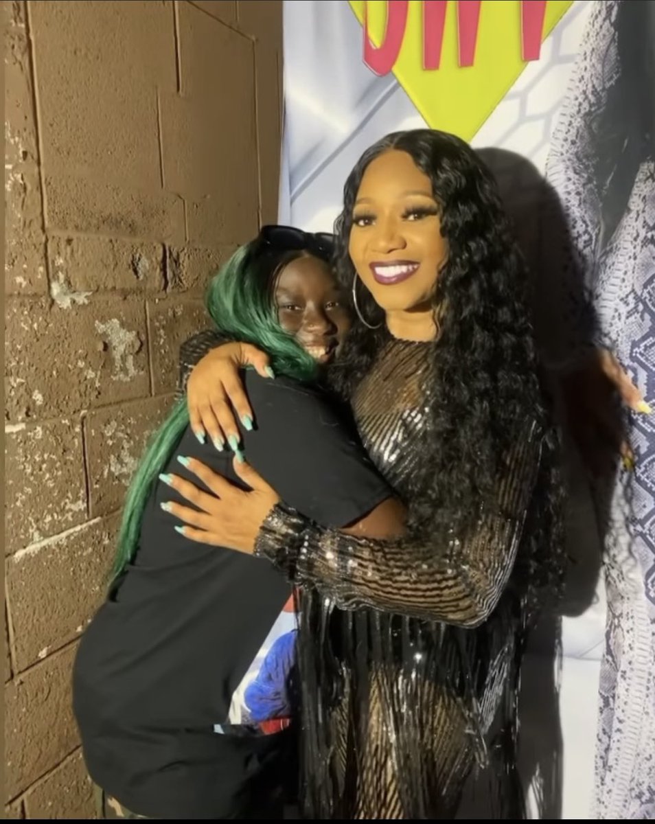 vibesofnaeee's tweet photo. 7•30.23😩💋 still not over the fact that I meant my favorite person 🥺 #swv #leleelyons https://t.co/kKTMuZvBBJ