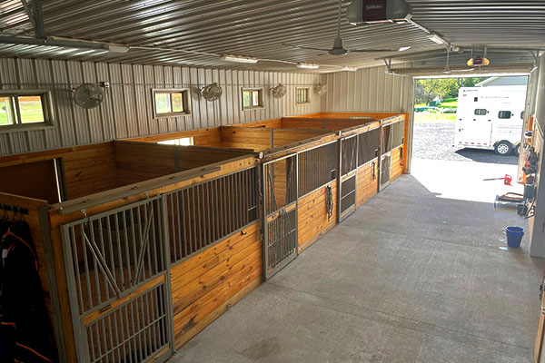 LesterBuildings's tweet photo. The post-frame advantage of this 38' x 60' x 13' Personal Stable allowed for larger stalls and flexibility. It includes a Tack Room, Wash Stall, Feed Room, Hay Storage, and Porch.
#LesterBuildings #PoleBarn #PostFrameConstruction #EquestrianBuilding https://t.co/mmcp8SLFv6