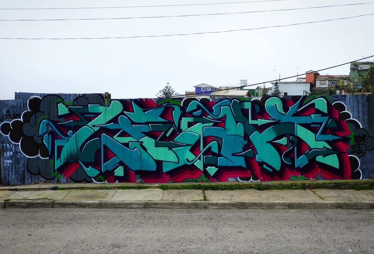 Valpolanco3's tweet photo. Simplemente @lasantaliah en Polanco, con su talento y aguante cambió la cara a nuestro Paseo, con una elección de colores y trazos que se mezclan en el arcoiris que es nuestro Puerto 🌈
#graffiti #Arte #Cultura #Murales #Valparaiso #VLPO #Turismo https://t.co/ehIxmc6H2P