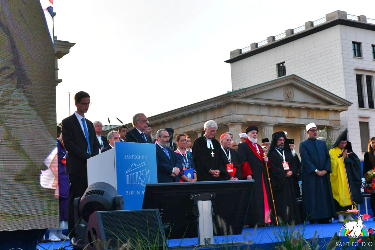 SantEgidioMad's tweet image. Clausura del Encuentro Internacional la &quot;Audacia de la Paz&quot; en #Berlin2023. La próxima cita del #EspíritudeAsis será en #Paris2024 

📽️VIDEO: youtube.com/live/vaBodAe9t…
📸Imágenes: preghieraperlapace.santegidio.org/pageID/31737/l…
Llamamiento de #paz2023 (IT) preghieraperlapace.santegidio.org/pageID/31693/l… #PeaceIsPossible