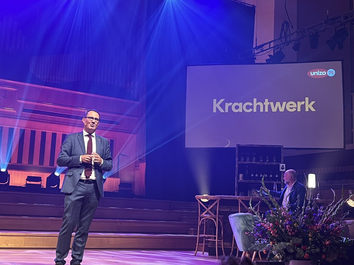 Vlaanderen is het kmo-land. Ondernemers verdienen #respect. 
En <a href="/UNIZOvzw/">UNIZO</a> geeft daartoe de perfecte voorzet; met niet minder dan 88 concrete voorstellen. 
Toporganisatie met top-studiedienst! 
Aan de politiek om de voorzet binnen te koppen. Met <a href="/cdenv/">cd&v</a> maken we er werk van!