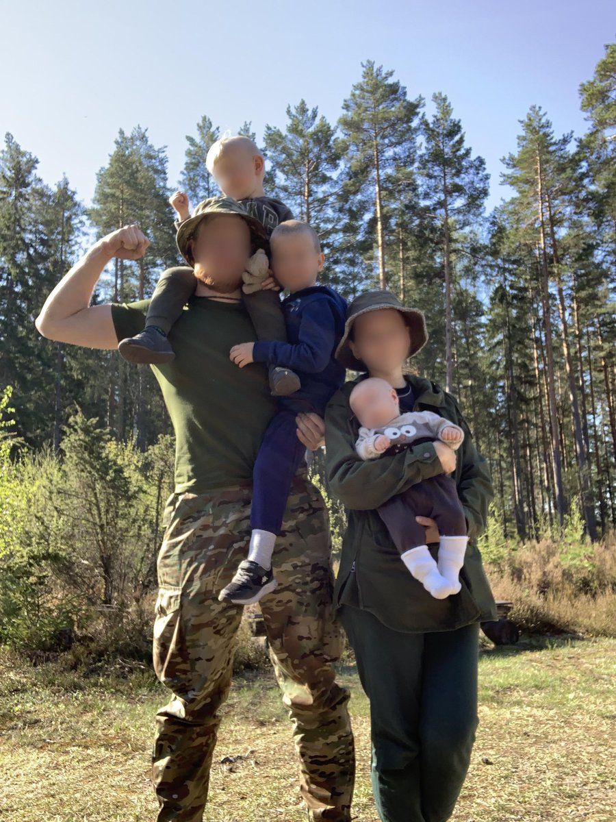 Sneaky Media Group tweet media