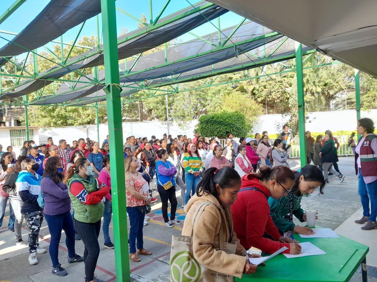 BienestarEdu's tweet image. Realizamos #Asambleas electivas de 2a Fase del programa La Escuela es Nuestra, Mejor Escuela en Xochimilco, donde además de conformar los comités de Ejecución y Vigilancia🙋🏻‍♀️🙋‍♂️, se votó🗳️ por las mejoras que recibirán los planteles con el recurso del @GobCDMX:
1/2

@martibatres