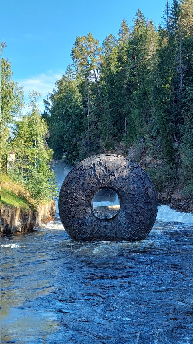 NicolettiStef63's tweet photo. A fantastic exhibit of Tony #Cragg and also two Italian installations: a marvellous tree by @Giuseppe_Penone and "Movement of memory" by Fabrizio #Plessi in the old pulp wood mill. All that made possible thanks to the passion of Christen #Sveaas and its art foundation. https://t.co/hxo7XoU3Cj