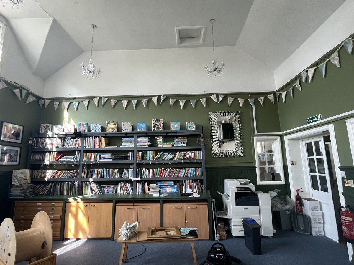 SnaintonSchool's tweet photo. Some new additions to our library after kind donations from our village community. Homemade bunting made and donated just for us and a beautiful mirror to add to the library #LoveReading #SchoolLibrary https://t.co/a7vWOpEzRp