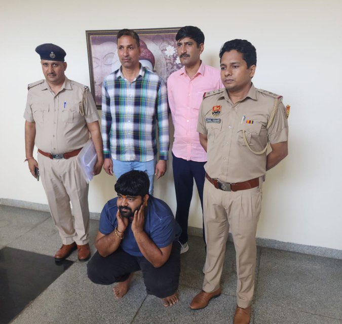 JayaDuttaAITC's tweet photo. Monu Manesar a communal terror operator, a favorite man of @BJP4India has been arrested & sent to jail for 14 days, he will soon be handed over to RJ Police.
'मोनू मानेसर' #EyeWash
#NoVote2BJP
#BJP4Riot
#BJP4Loot
#BJP4Scam
@AITCofficial
@MamataOfficial
@abhishekaitc
@FAM4TMC https://t.co/vEXNkgqn3d
