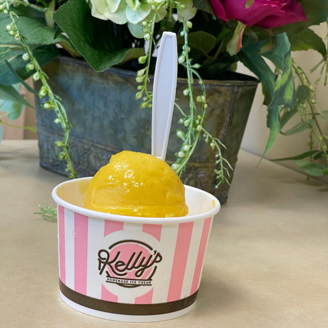 FFVAMutual's tweet image. Today, we are celebrating our President and CEO’s 35th work anniversary with @KellysHMIC! 🍨 Thank you, Alan, for all you do for FFVA Mutual! #IceCream #FFVA #FFVAMutual