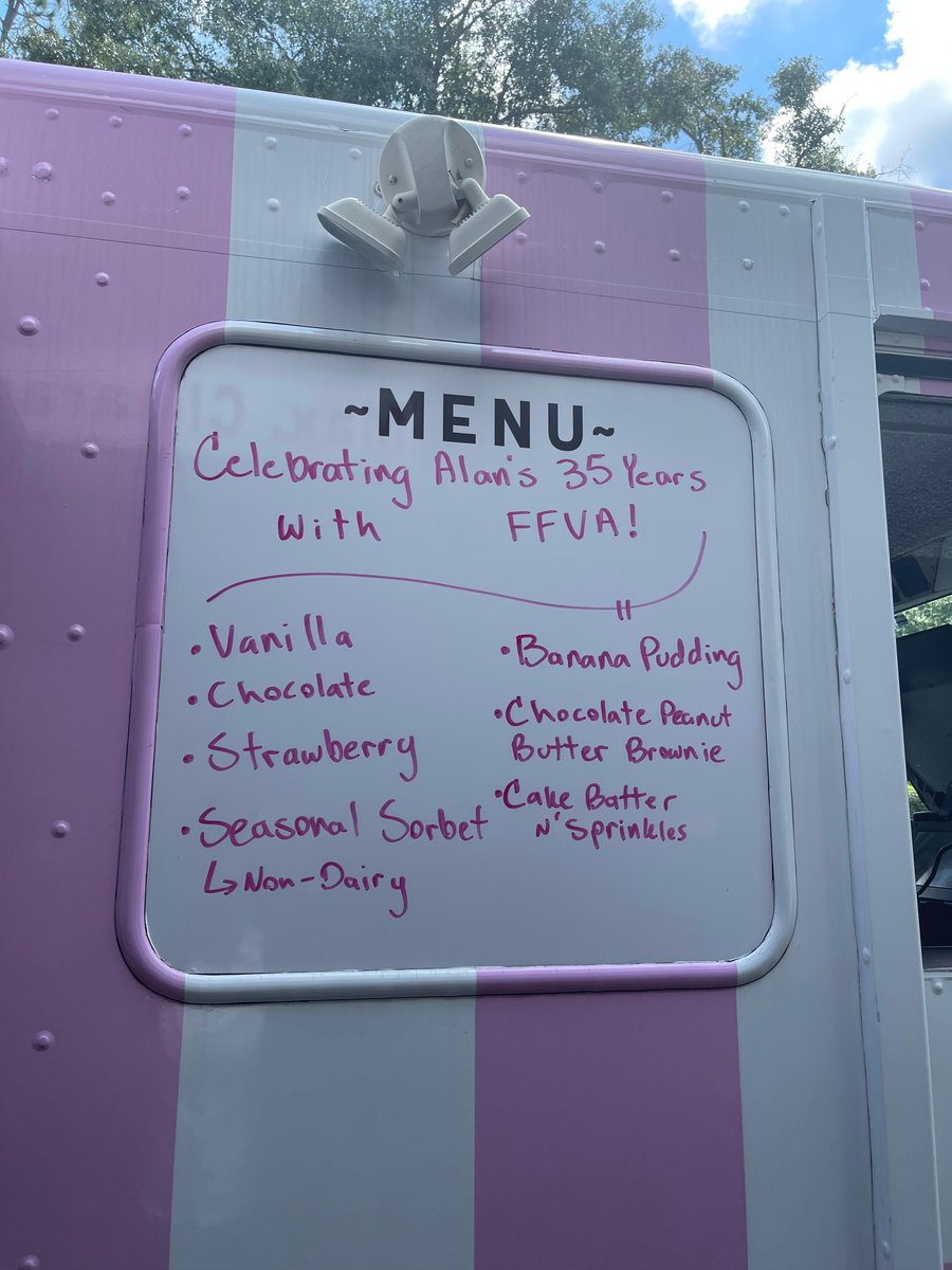 FFVAMutual's tweet image. Today, we are celebrating our President and CEO’s 35th work anniversary with @KellysHMIC! 🍨 Thank you, Alan, for all you do for FFVA Mutual! #IceCream #FFVA #FFVAMutual