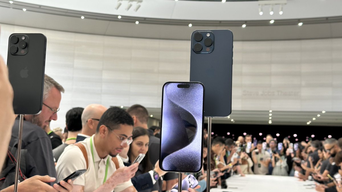 spin9's tweet photo. iPhone 15 Pro ทุกสีนะครับ

Titanium White
Natural Titanium 
Titanium Blue
Titanium Black

#AppleEvent https://t.co/0ste6BZn9e