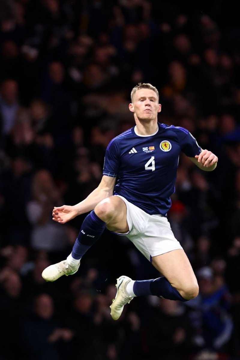 centredevils's tweet photo. 🚨🚨🎙️| Graeme Souness on Scott McTominay: "For me, he walks into #mufc's team." [@Channel4] https://t.co/MOjNEWnKPe