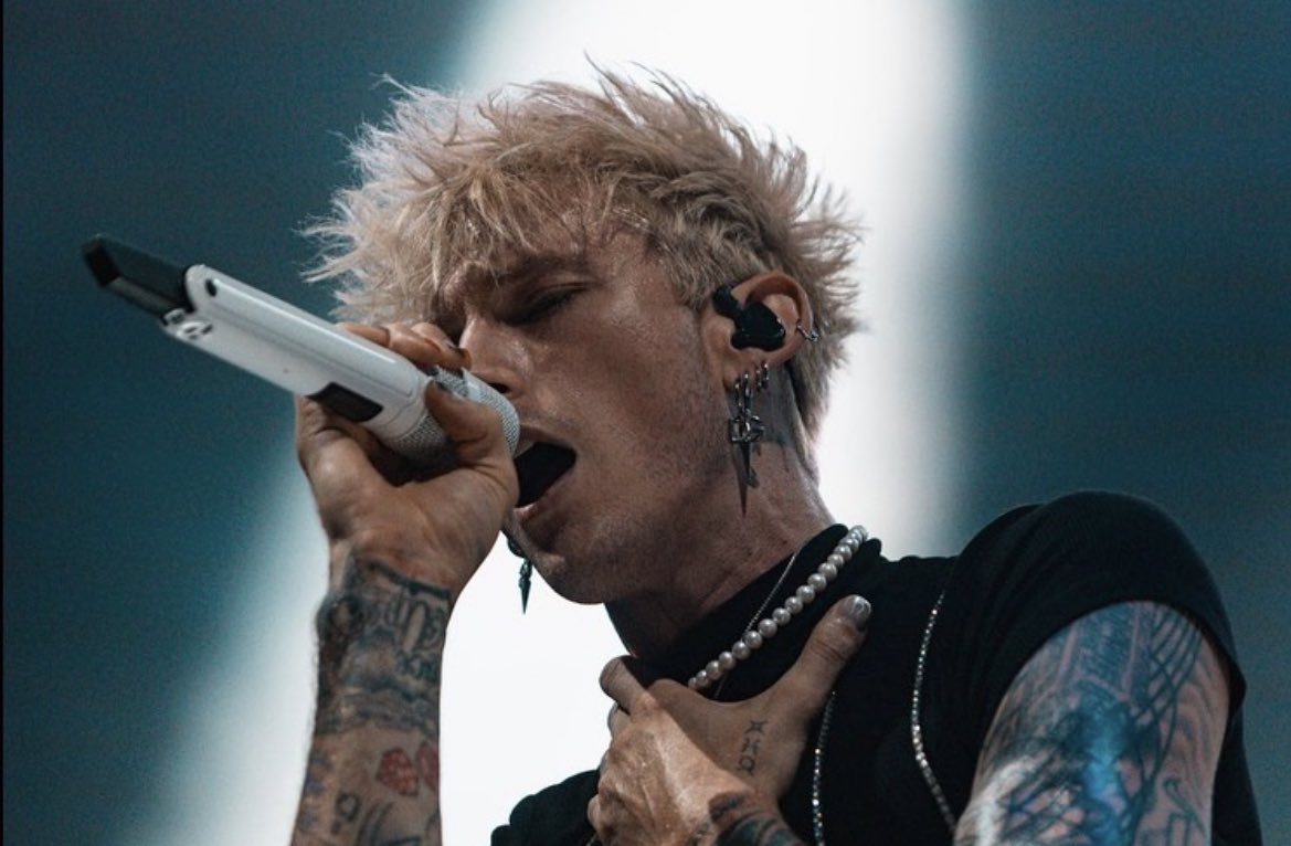 mgk__italia's tweet photo. 📍 Mohegan Sun Arena
@machinegunkelly 
📸 jessfuentesphoto https://t.co/5Welavzxtb