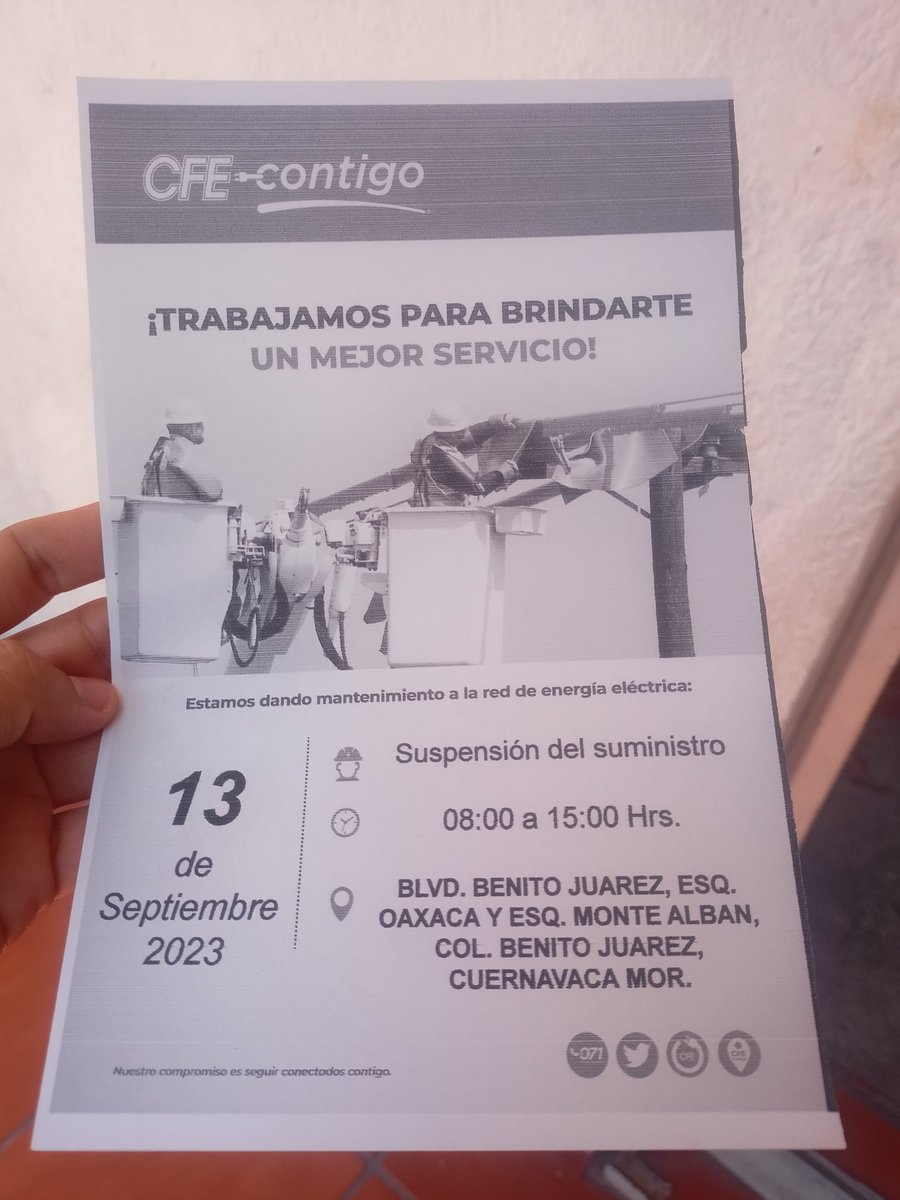 elicuevas17's tweet photo. @CFEmx afectará a comerciantes de boulevard Juárez en #Cuernavaca 
Comerciantes denuncian que la suspensión de servicio se realiza en su mejor horario para la venta de sus productos, piden que los trabajos se hagan durante el fin de semana https://t.co/h915iRvLOG